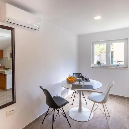 Lovely In Desne With Kitchen Casa vacanze *