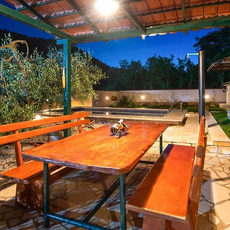 Casa vacanze Lovely In Desne With Kitchen *