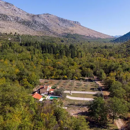 Casa vacanze Lovely In Desne With Kitchen