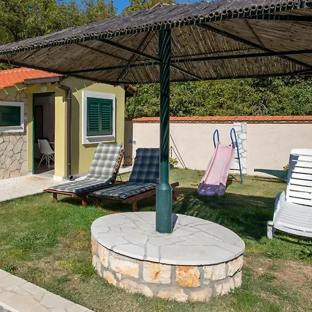 Dom wakacyjny Lovely In Desne With Kitchen *