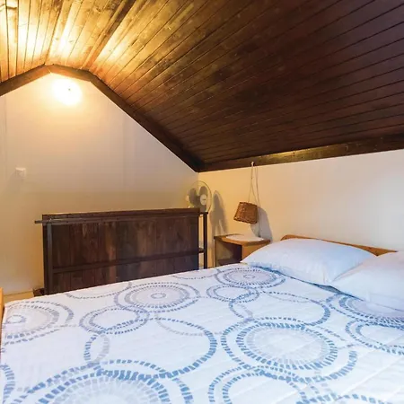 Lovely In Desne With Kitchen Desne