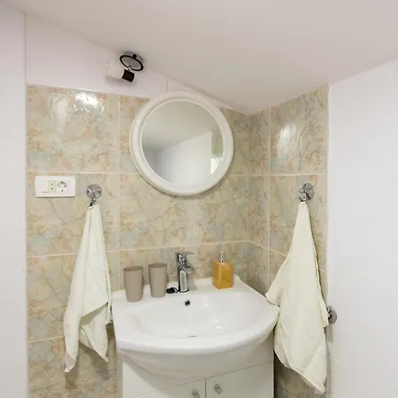 Lovely In Desne With Kitchen Casa vacanze