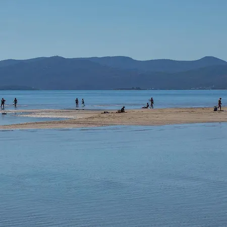 Lovely In Desne With Kitchen